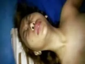 Bruna ragazza succhi ...