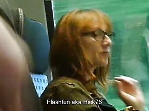 Una giovane donna no ...