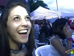 Tizio imbastire una  ...