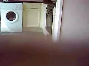 Bionda e bruna bacia ...
